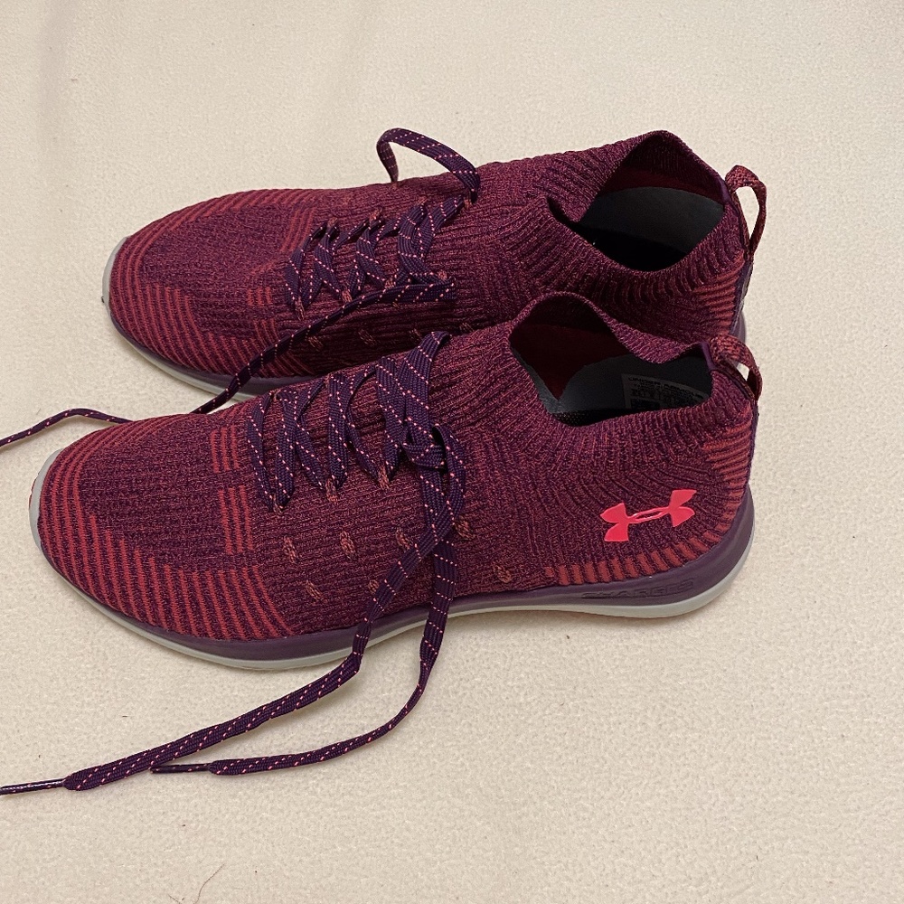 Burgendy Under Armour Size 8.5 Athletic Shoes